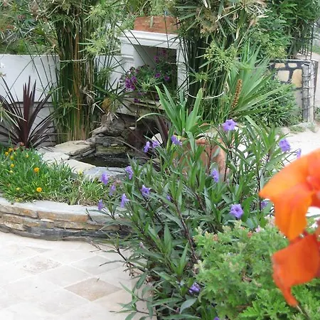 Lägenhet Beach Side Garden